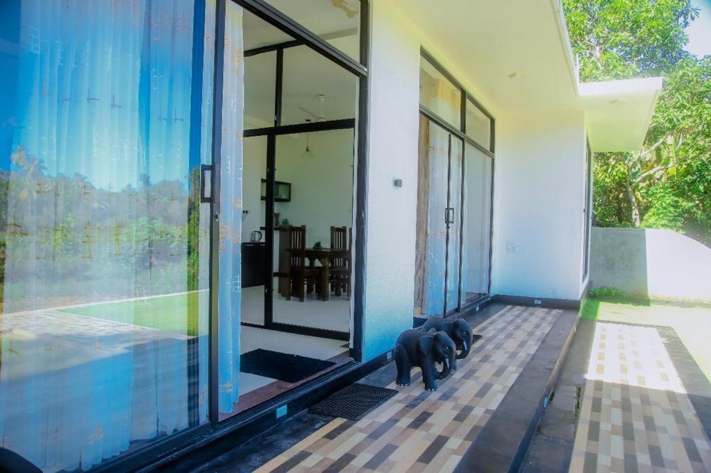 The Glade Aparthotel Weligama Buitenkant foto